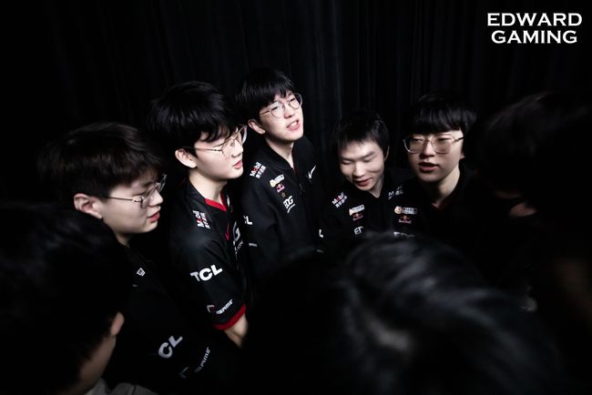 当湖人试图 当湖人试图