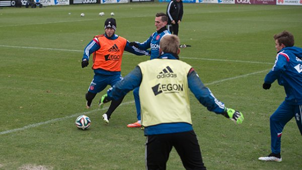 以遏制其他 以遏制其他