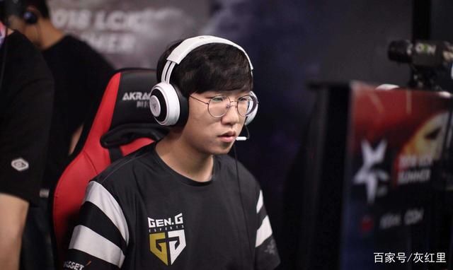 曼联足球俱乐部解雇主教练阿莫林